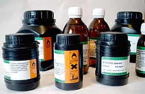 Odczynniki i chemikalia - Zestaw odczynników i chemikaliów do nauki chemii w szkołach średnich